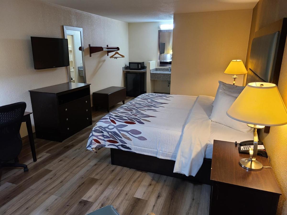 Red Roof Inn סטאונטון מראה חיצוני תמונה