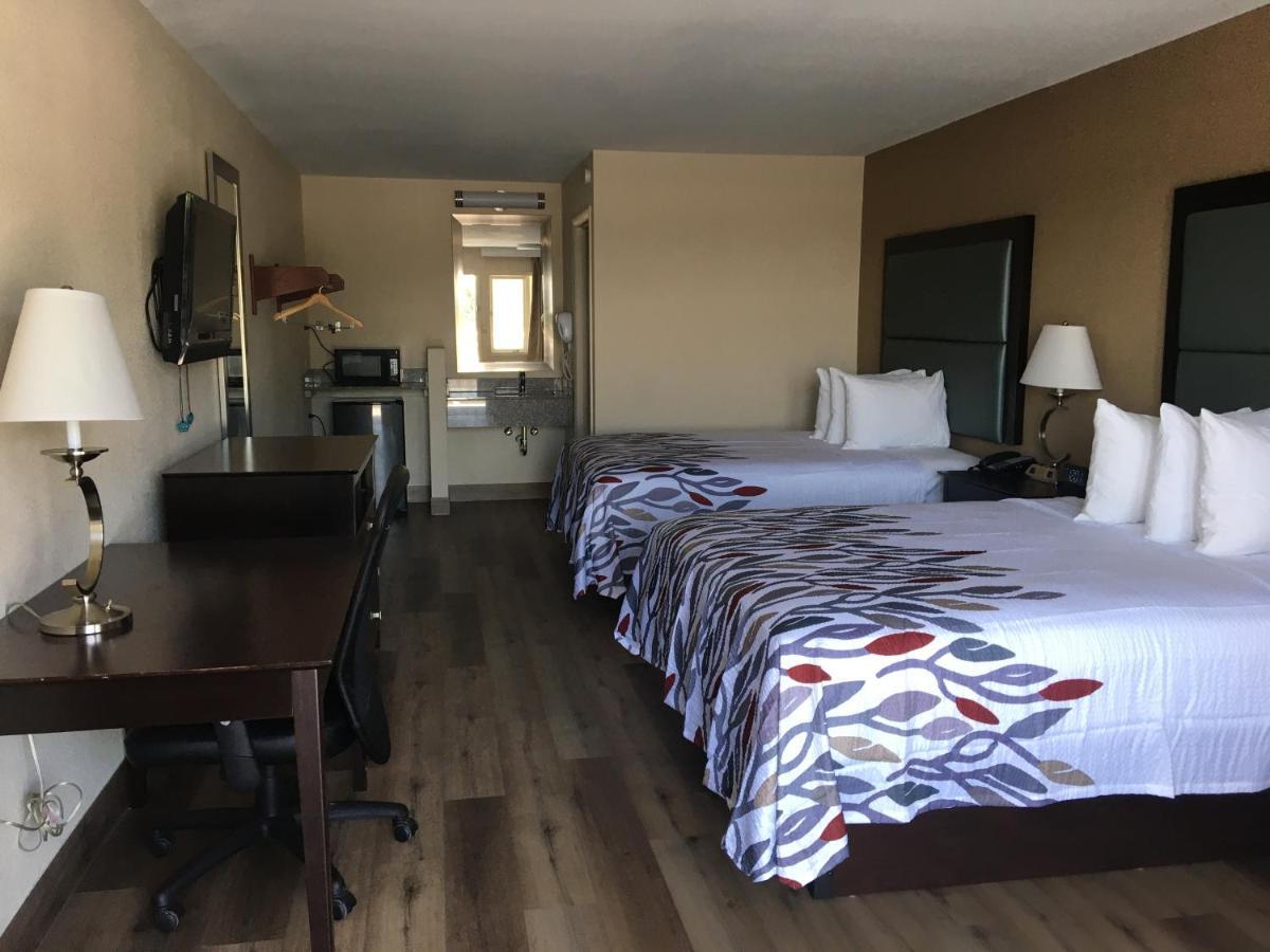 Red Roof Inn סטאונטון מראה חיצוני תמונה