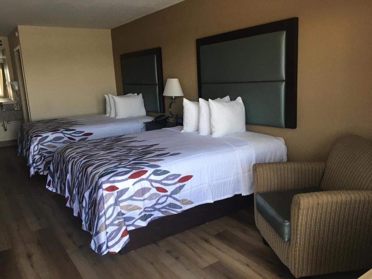 Red Roof Inn סטאונטון מראה חיצוני תמונה