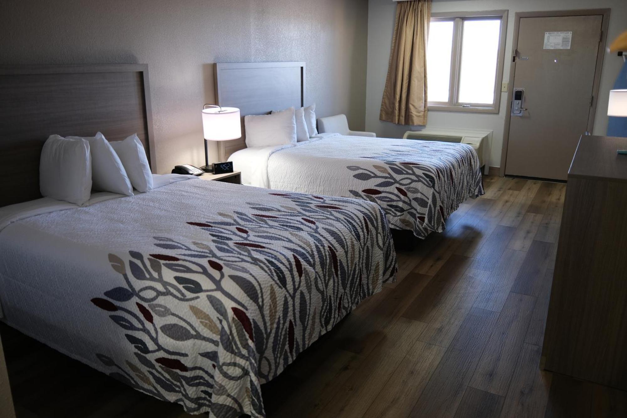 Red Roof Inn סטאונטון מראה חיצוני תמונה