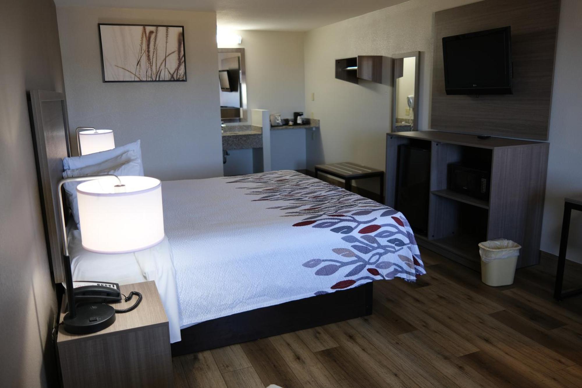 Red Roof Inn סטאונטון מראה חיצוני תמונה