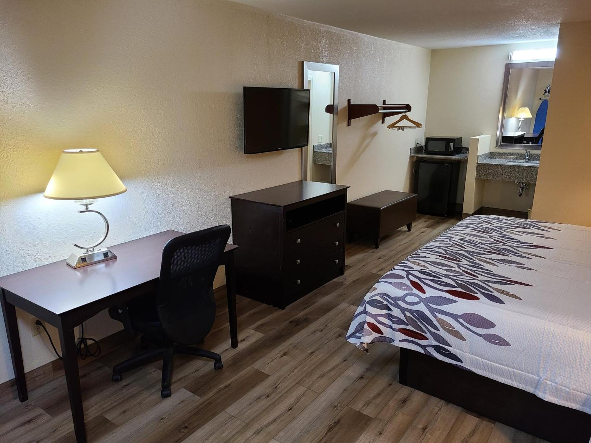 Red Roof Inn סטאונטון מראה חיצוני תמונה